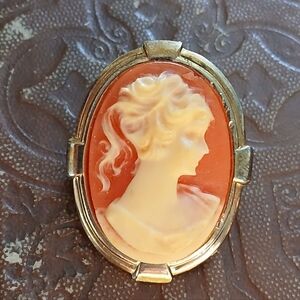 Vintage Estate Small Cameo Brooch